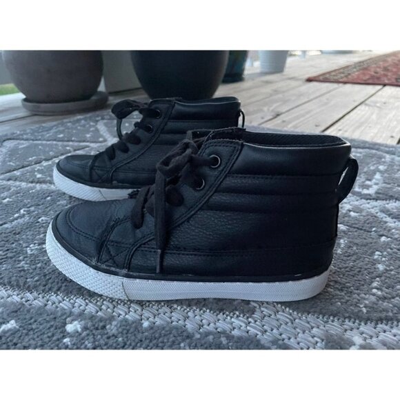 Kids Shoes - Picture 1 of 9